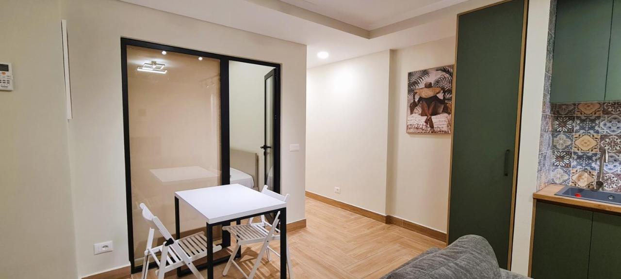 2V1 - Center Apartment 4 Tiranë Luaran gambar