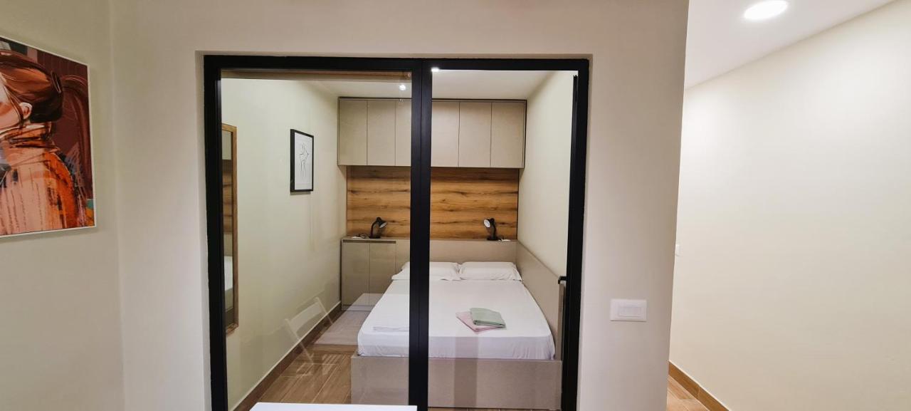 2V1 - Center Apartment 4 Tiranë Luaran gambar